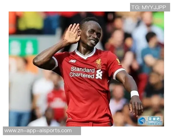 加利在热身时专注分析对手站位球迷欢呼未能分散他的注意力 加利在热身时专注分析对手站位球迷欢呼未能分散他的注意力