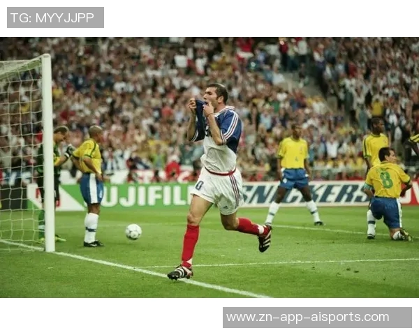 齐达内谈现代足球缺失之处回忆父母为工作从阿尔及利亚迁至法国 齐达内谈现代足球缺失之处回忆父母为工作从阿尔及利亚迁至法国