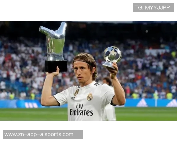 安布罗西尼赞莫德里奇正能量如马尔蒂尼般激励队友 安布罗西尼赞莫德里奇正能量如马尔蒂尼般激励队友