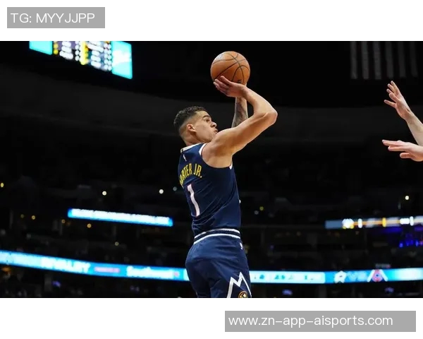 小波特高效表现半场8中6三分命中率出色贡献14分3篮板2助攻 小波特高效表现半场8中6三分命中率出色贡献14分3篮板2助攻