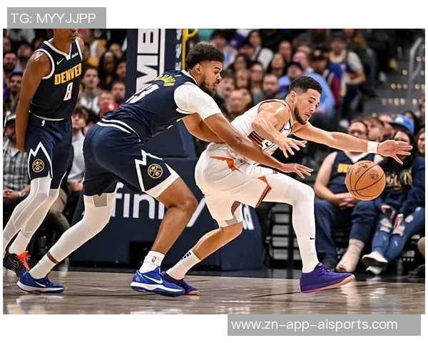 布克半场表现出色10投6中斩获15分并罚球全中助力球队稳定火力 布克半场表现出色10投6中斩获15分并罚球全中助力球队稳定火力