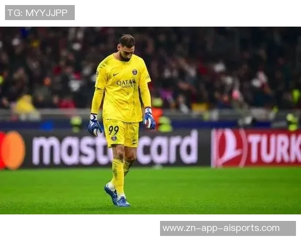 意大利足球队海报发布多纳鲁马巴雷拉雷特吉携手展现无悔拼搏精神 意大利足球队海报发布多纳鲁马巴雷拉雷特吉携手展现无悔拼搏精神